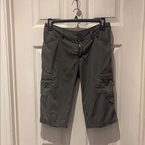 Patagonia hiking shorts SZ 2 olive green